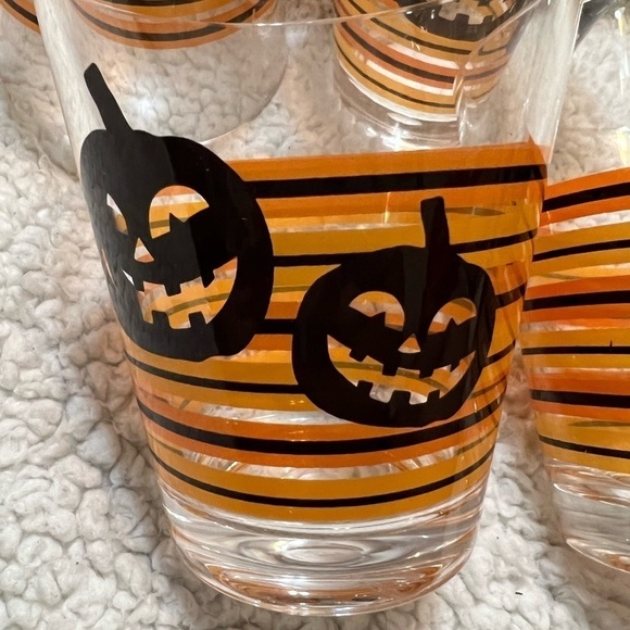 ****Donated***HALLOWEEN theme drink glasses 4 - Picture 2 of 5